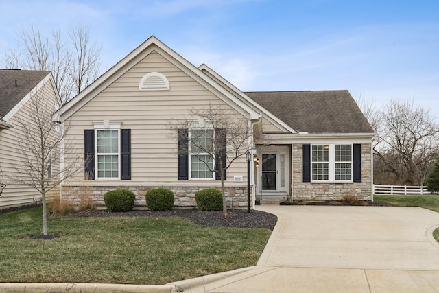 view of front of house with a front lawn