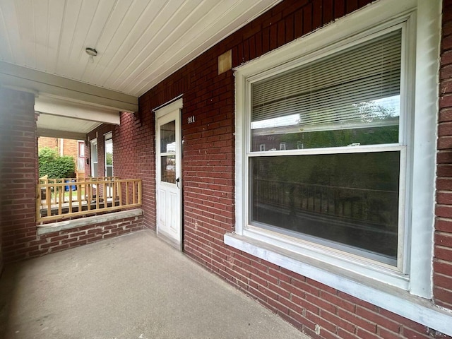 341 E 18th Ave, Columbus, OH 43201 - view of porch