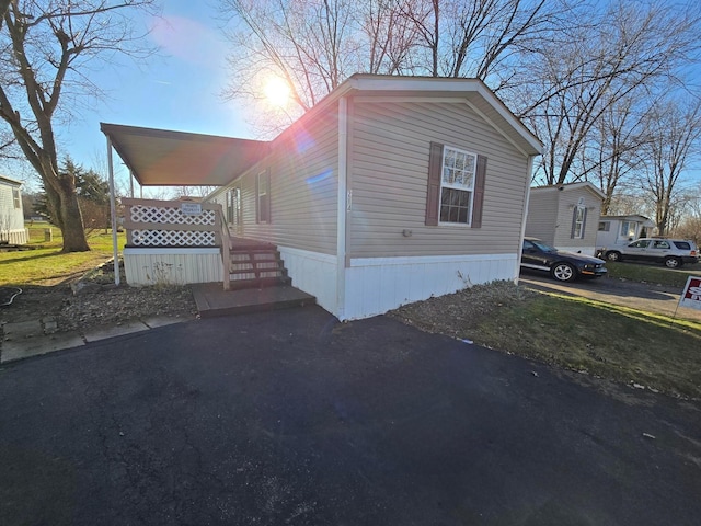 214 Estates Ln, Reynoldsburg, OH 43068 - view of home's exterior