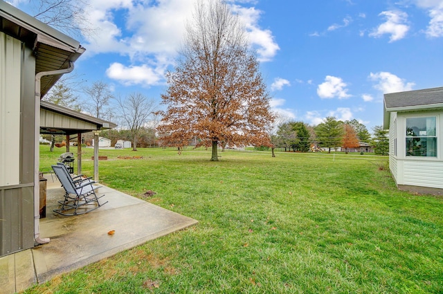 view of yard with a patio