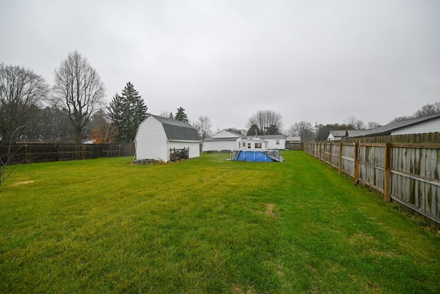 view of yard with a shed