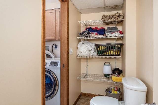 laundry area featuring washer / dryer