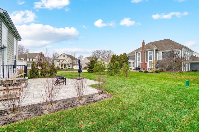 view of yard featuring a patio area