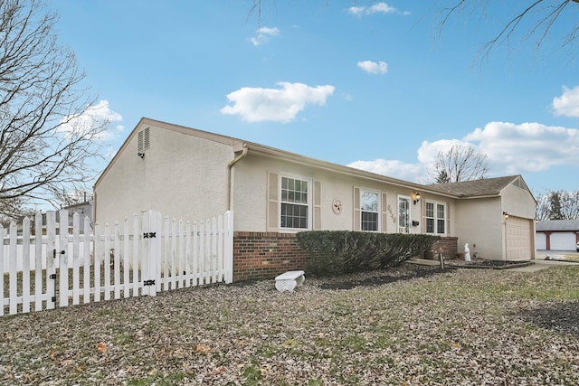 view of front facade featuring a garage