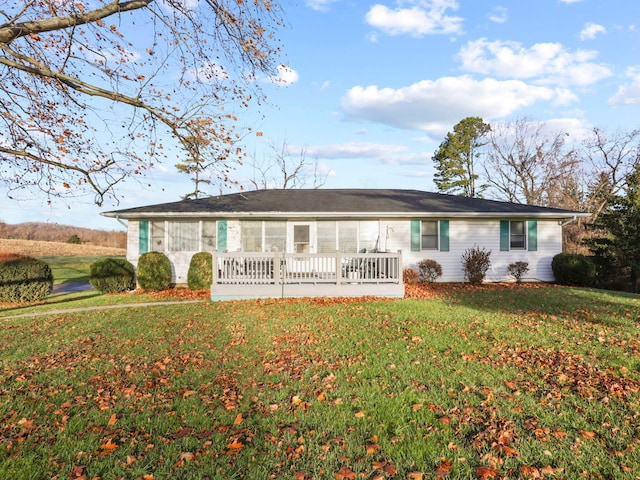 single story home with a front yard