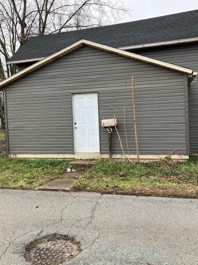 view of outbuilding