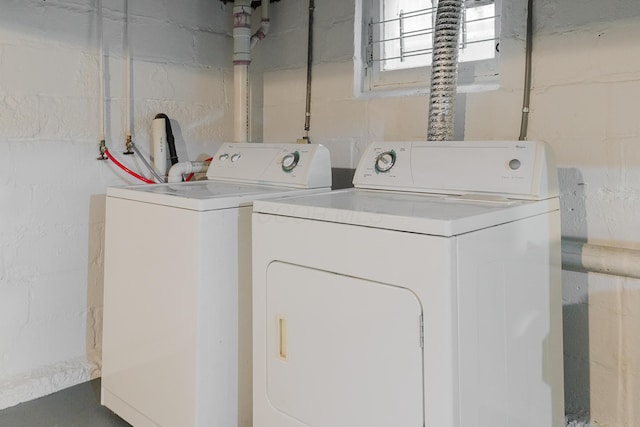 laundry room featuring independent washer and dryer