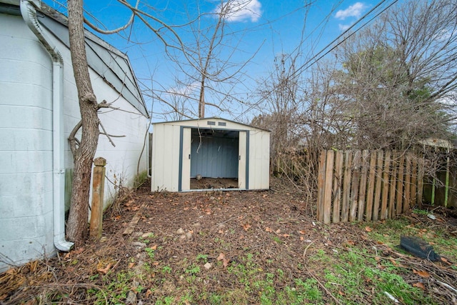 view of outbuilding