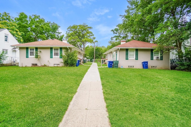 view of front of property with a front yard