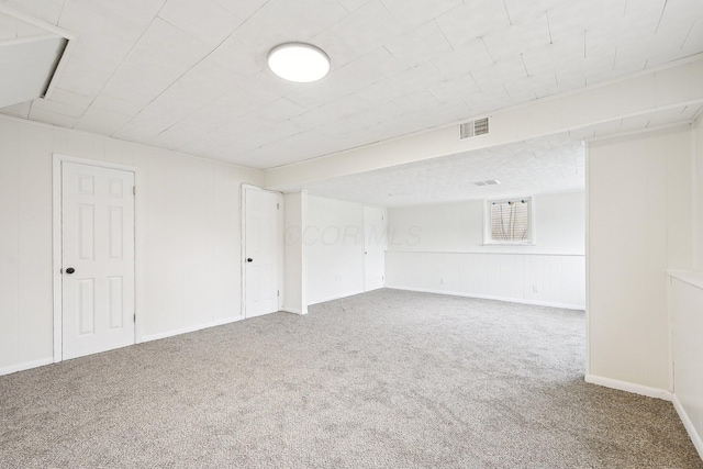 unfurnished room with carpet