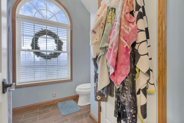 bathroom featuring toilet