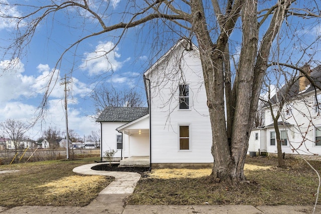 view of front of home featuring a porch