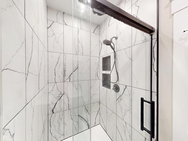 783 Crestrose Dr, Howard, OH 43028 - full bathroom with a shower stall