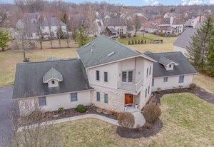 birds eye view of property featuring a residential view