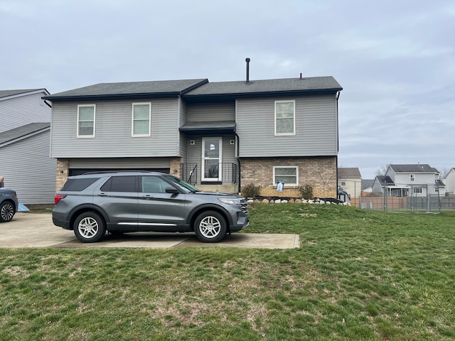 view of front of house featuring a front yard