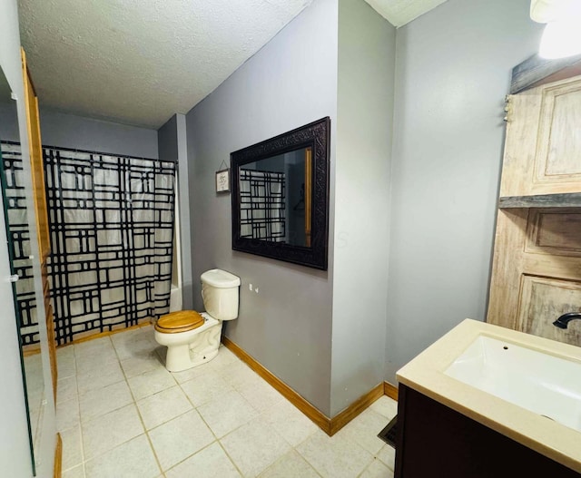 full bathroom featuring vanity, a textured ceiling, toilet, and shower / bathtub combination with curtain