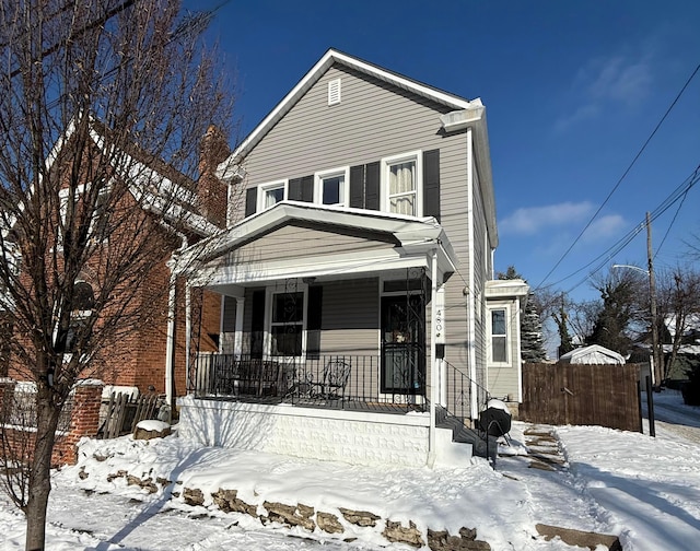 front facade featuring a porch