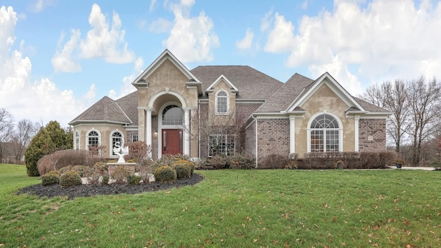 front of property featuring a front lawn