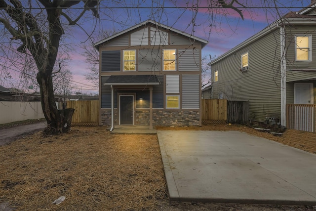 view of front of property