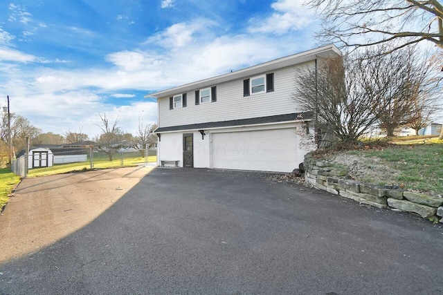 view of front property featuring a garage