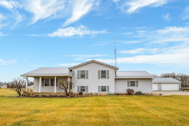 split level home featuring a front yard