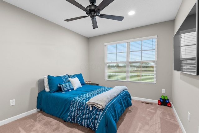 bedroom with carpet flooring and ceiling fan