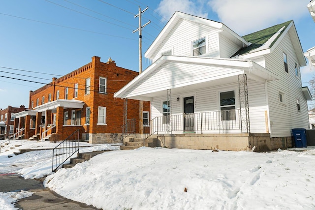 view of front facade with a porch