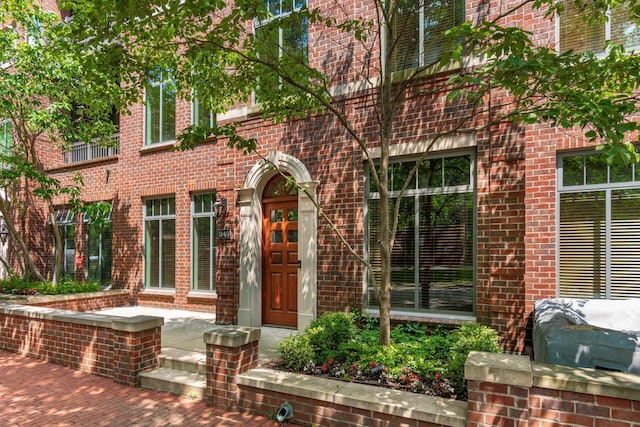 250 Daniel Burnham Sq Unit Th248, Columbus, OH 43215 - property entrance featuring brick siding