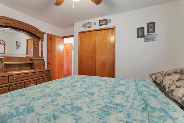 bedroom featuring a closet and ceiling fan