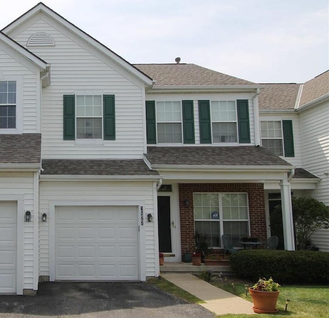 5877 Scioto Hill Ln, Hilliard OH, 43026, 3 bedrooms, 2.5 baths condo for sale