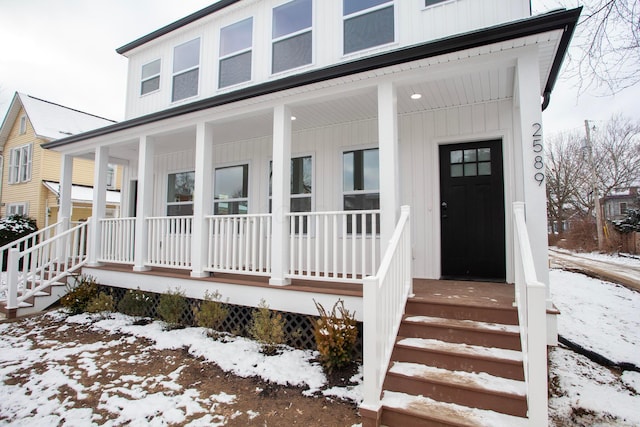 view of front facade featuring a porch