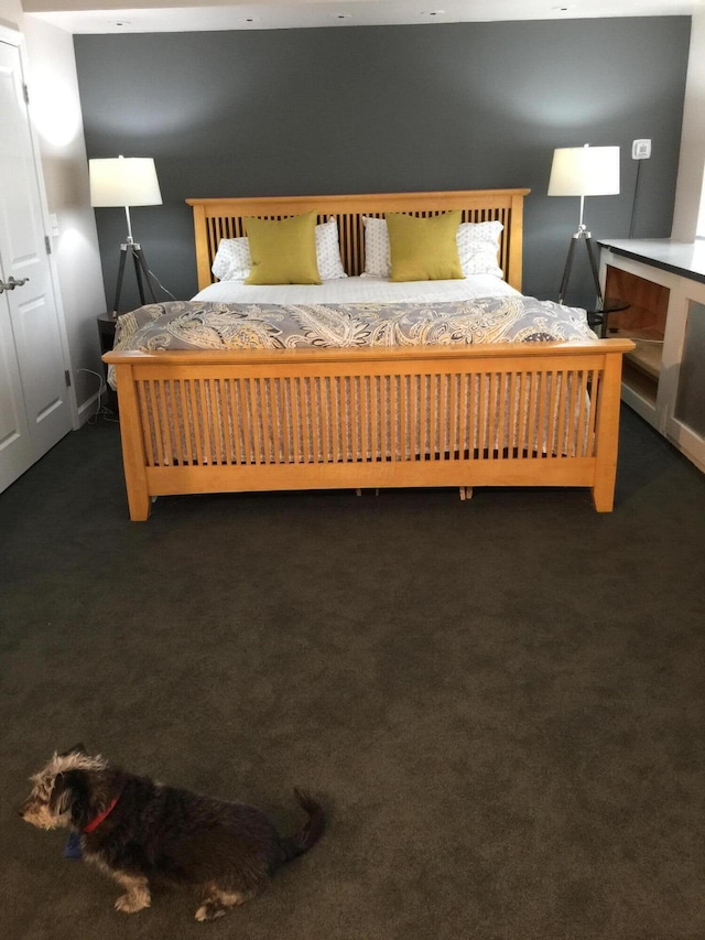 view of carpeted bedroom