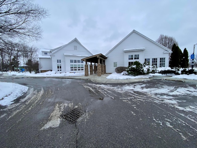 view of front of house