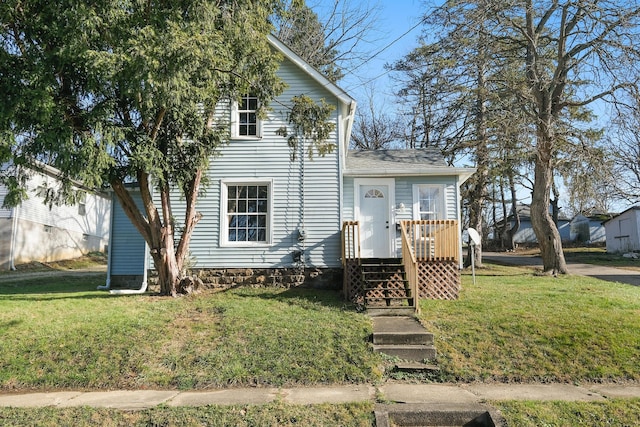 view of front facade featuring a front lawn