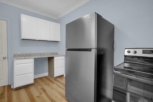 kitchen with stainless steel appliances, crown molding, light hardwood / wood-style floors, white cabinets, and built in desk