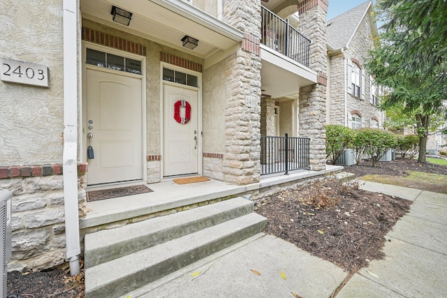 entrance to property with covered porch