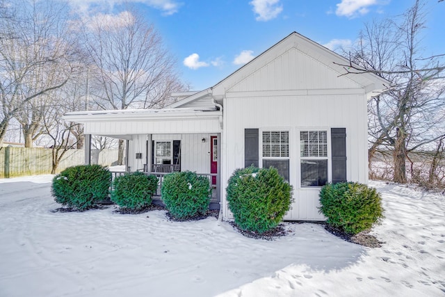 view of front of home with covered porch