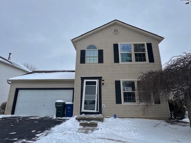 view of front facade with a garage