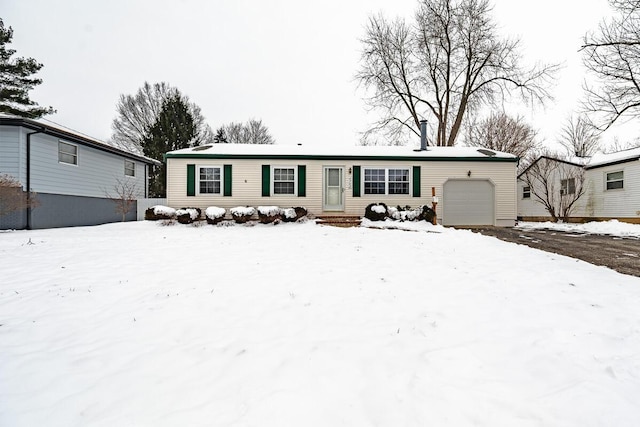 view of front facade featuring a garage