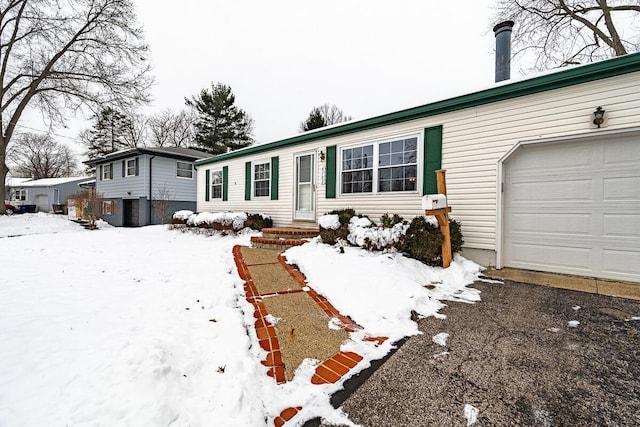 view of front facade featuring a garage