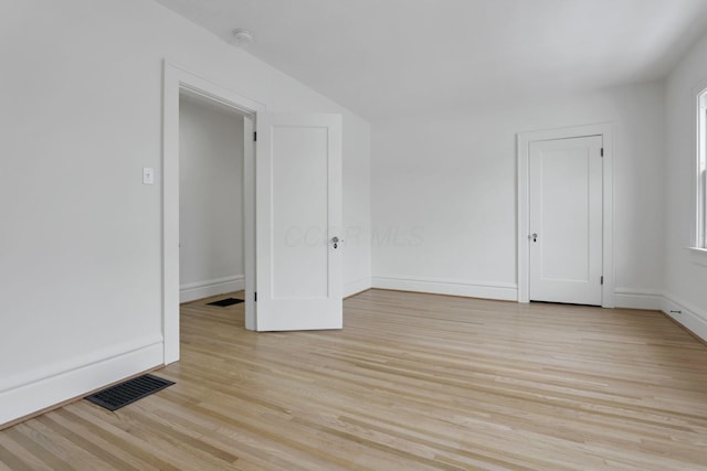 empty room featuring light hardwood / wood-style flooring