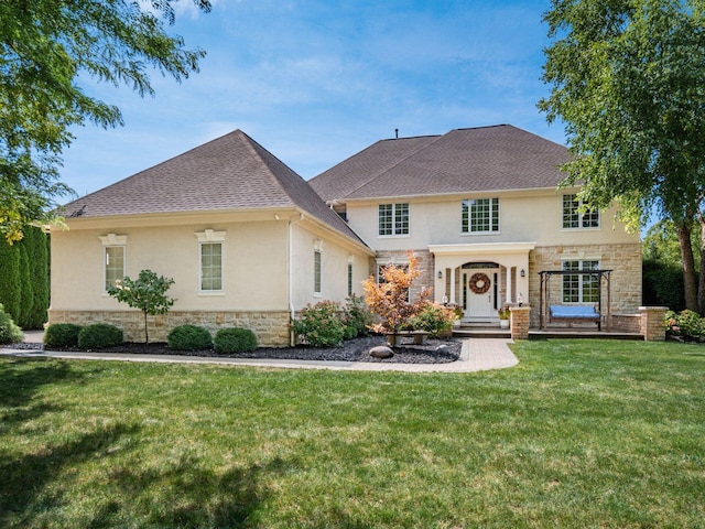 view of front facade with a front yard