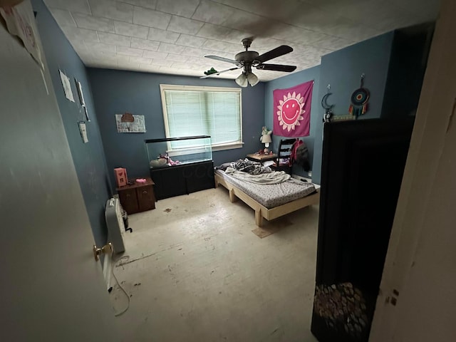 bedroom featuring ceiling fan