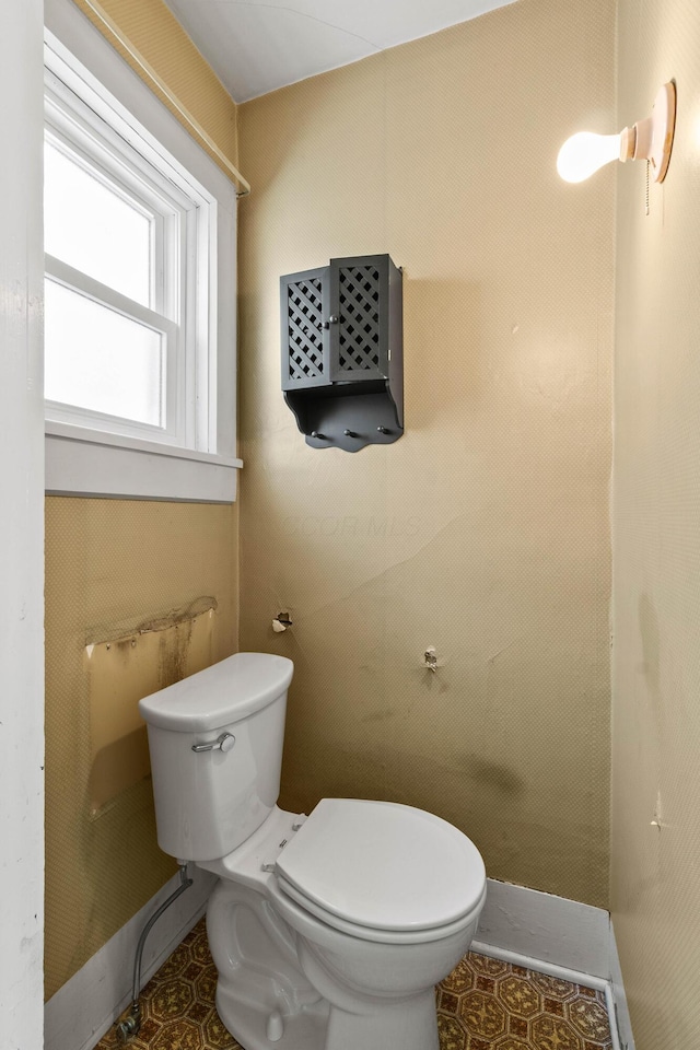 bathroom featuring toilet