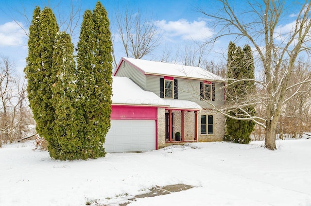 view of front property featuring a garage