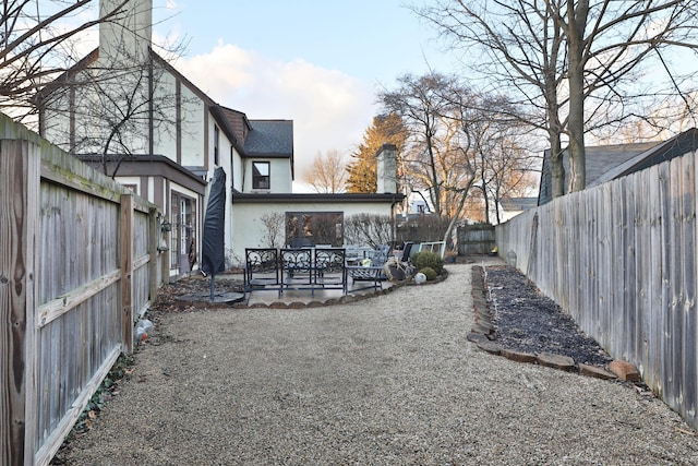 view of yard featuring a patio