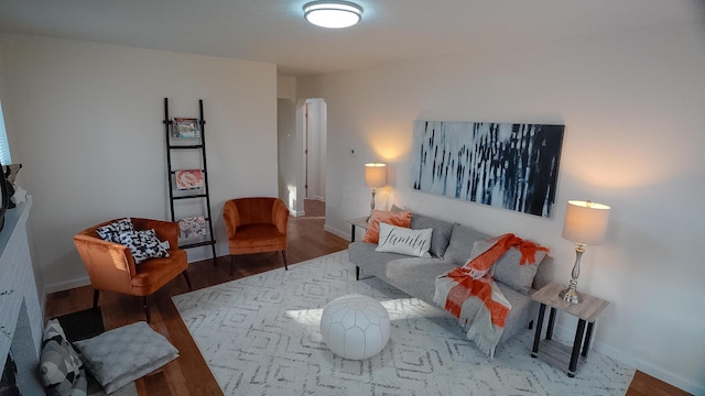 1807 Weiler Ave, Columbus, OH 43207 - living area featuring wood finished floors and baseboards