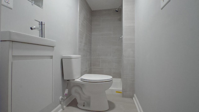 1807 Weiler Ave, Columbus, OH 43207 - full bath featuring a tile shower