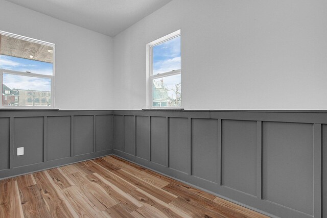 262 N 17th St, Columbus, OH 43203 - spare room featuring light wood-type flooring
