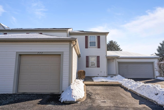 view of front of property featuring a garage